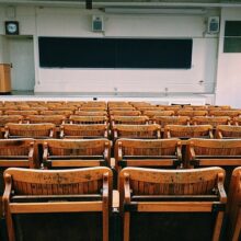 classroom-1699745_640